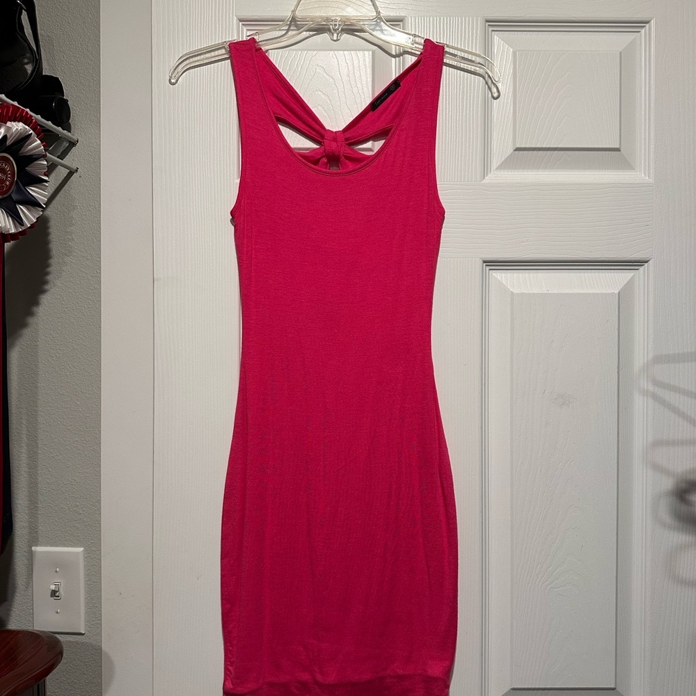 Elegant Pink Sleeveless Dress
